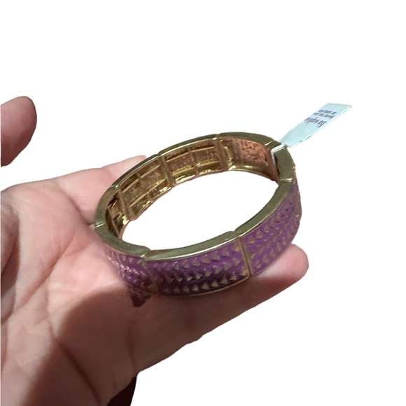 Lia Sophia Gold and Purple Arrow Design Stretch Bracelet - Picture 5 of 5